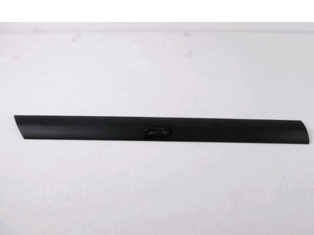 ZUNANJI PROFILI IN LETVE OEM N. 710923080 ORIGINAL REZERVNI DEL FIAT PUNTO 176 MK1/MK1 CABRIO (1993 - 08/1999) BENZINA LETNIK 1993