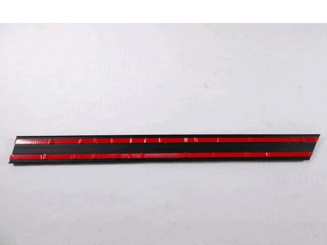 ZUNANJI PROFILI IN LETVE OEM N. 710923080 ORIGINAL REZERVNI DEL FIAT PUNTO 176 MK1/MK1 CABRIO (1993 - 08/1999) BENZINA LETNIK 1993