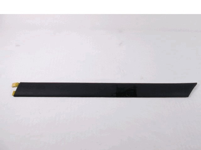 ZUNANJI PROFILI IN LETVE OEM N. 710922080 ORIGINAL REZERVNI DEL FIAT PUNTO 176 MK1/MK1 CABRIO (1993 - 08/1999) BENZINA LETNIK 1993