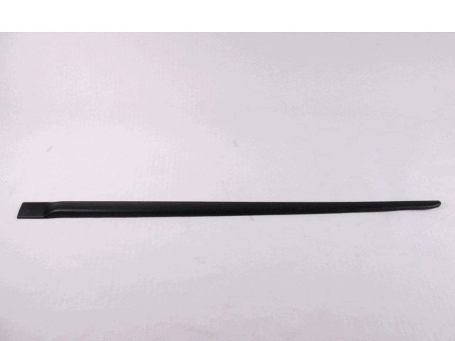 ZUNANJI PROFILI IN LETVE OEM N. 172715 ORIGINAL REZERVNI DEL FIAT PUNTO 188 188AX MK2 (1999 - 2003) DIESEL LETNIK 1999