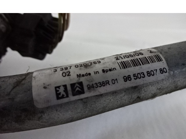MOTORCEK PREDNJIH BRISALCEV OEM N. 9650380780 ORIGINAL REZERVNI DEL PEUGEOT 207 / 207 CC WA WC WD WK (2006 - 05/2009) DIESEL LETNIK 2006