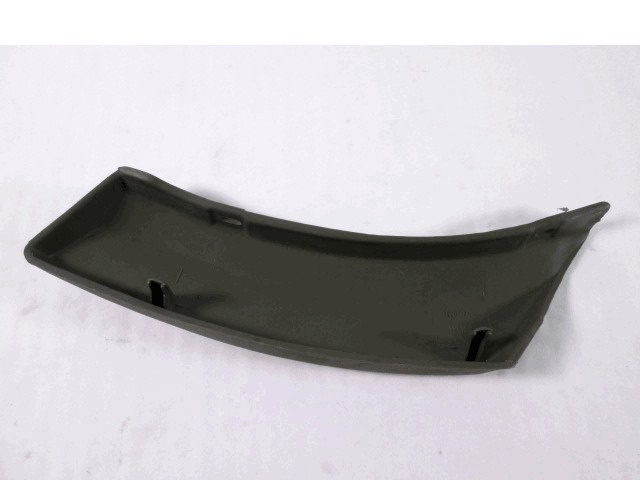 ZUNANJI PROFILI IN LETVE OEM N. 5930825 ORIGINAL REZERVNI DEL FIAT 131 (1974 - 1985)BENZINA LETNIK 1974