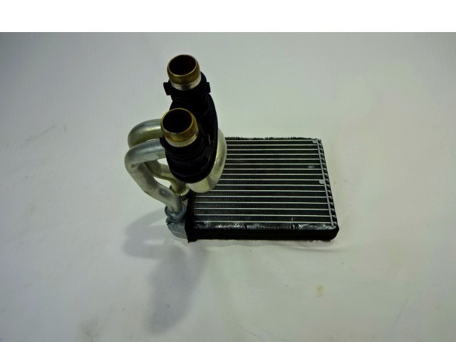 GRELEC RADIATORJA OEM N. 1K0819031E ORIGINAL REZERVNI DEL VOLKSWAGEN CADDY 2KB 2KJ 2CB 2CJ MK3 (2004 - 2010)DIESEL LETNIK 2012