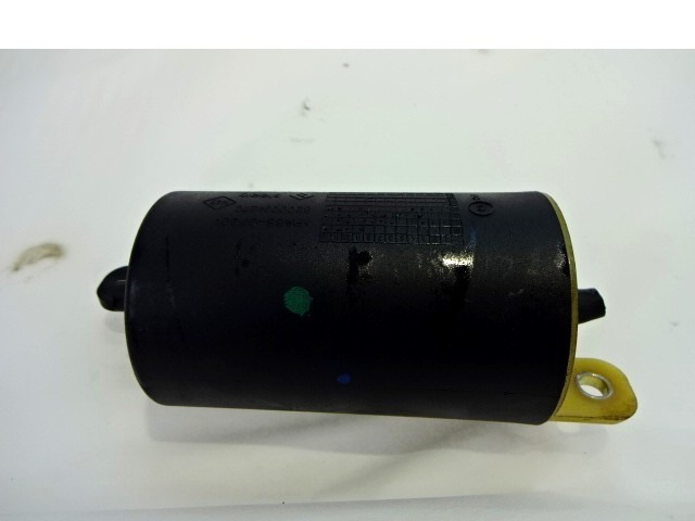 REZERVOAR PODTLAKA  OEM N. 8200084270 ORIGINAL REZERVNI DEL RENAULT MEGANE MK2 BM0/1 CM0/1 EM0/1 KM0/1 LM0/1 BER/GRANDTOUR  (10/2002 - 02/2006) DIESEL LETNIK 2005