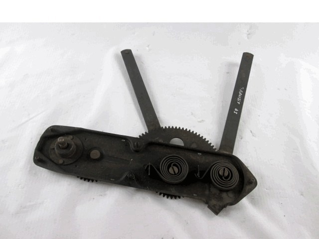 MEHANIZEM VETROBRANSKEGA STEKLA PREDNJIH VRAT OEM N. 30/97 ORIGINAL REZERVNI DEL FIAT 242 (1974 - 1987)DIESEL LETNIK 1974