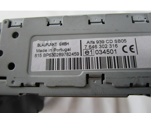 RADIO CD / OJACEVALNIK / IMETNIK HIFI OEM N. 1561073093 ORIGINAL REZERVNI DEL ALFA ROMEO 159 939 BER/SW (2005 - 2013) DIESEL LETNIK 2008