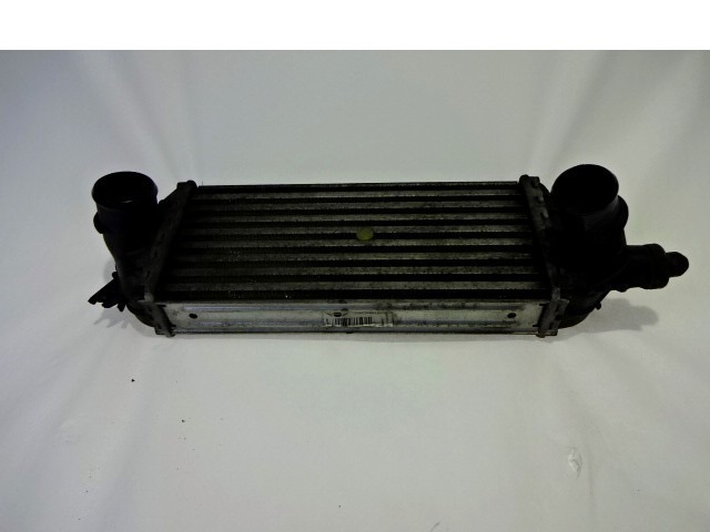 HLADILNIK INTERCOOLER OEM N. 17517788755 ORIGINAL REZERVNI DEL MINI ONE / COOPER / COOPER S R50 R52 R53 (2001-2006) DIESEL LETNIK 2004