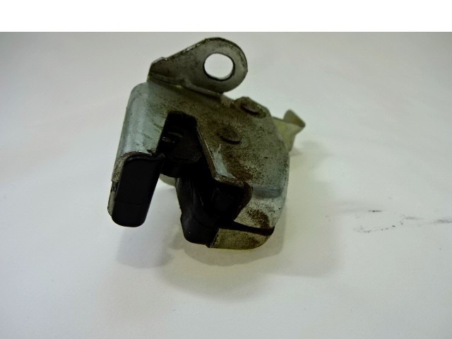 ZAKLEPANJE PRTLJA?NIH VRAT  OEM N. 1369294080 ORIGINAL REZERVNI DEL PEUGEOT BIPPER AA R (2007 - 2016) DIESEL LETNIK 2010