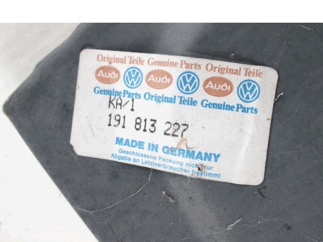 ZADNJA BOCNA STRAN OEM N. 191813227 ORIGINAL REZERVNI DEL VOLKSWAGEN GOLF II 19E 1G1 MK2 (1983 - 1992)BENZINA LETNIK 1985