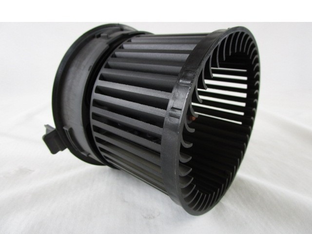 VENTILATOR  KABINE  OEM N. T1000588K ORIGINAL REZERVNI DEL CITROEN C3 PICASSO MK1 (2009 - 2012) BENZINA LETNIK 2009