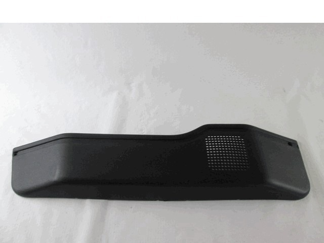 OKRASNE LETVICE VRAT  OEM N.  ORIGINAL REZERVNI DEL FIAT UNO 146 MK1 (1983 -1989)BENZINA LETNIK 1983