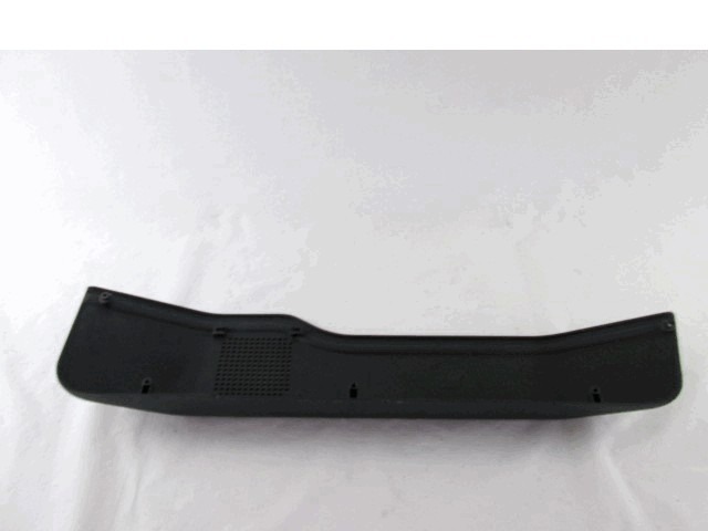 OKRASNE LETVICE VRAT  OEM N.  ORIGINAL REZERVNI DEL FIAT UNO 146 MK1 (1983 -1989)BENZINA LETNIK 1983