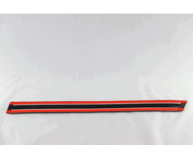 ZUNANJI PROFILI IN LETVE OEM N. 1656142 ORIGINAL REZERVNI DEL FORD FIESTA GFJ MK3 (1989 - 1995)BENZINA LETNIK 1989
