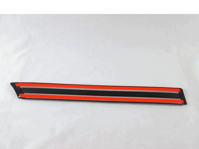 ZUNANJI PROFILI IN LETVE OEM N. 6574636 ORIGINAL REZERVNI DEL FORD FIESTA GFJ MK3 (1989 - 1995)BENZINA LETNIK 1989