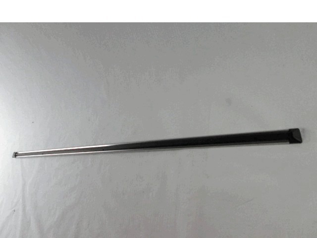 ZUNANJI PROFILI IN LETVE OEM N. 4354368 ORIGINAL REZERVNI DEL FIAT 131 (1974 - 1985)BENZINA LETNIK 1974