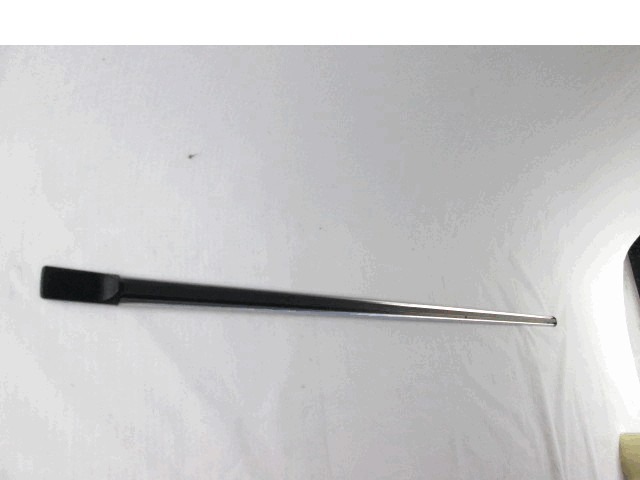 ZUNANJI PROFILI IN LETVE OEM N. 4354368 ORIGINAL REZERVNI DEL FIAT 131 (1974 - 1985)BENZINA LETNIK 1974