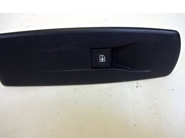 STIKALO ELEKTRICNEGA DVIGA STEKEL OEM N. 809600004R ORIGINAL REZERVNI DEL RENAULT MEGANE MK3 BZ0/1 B3 DZ0/1 KZ0/1 BER/SPORTOUR/ESTATE (2009 - 2015) DIESEL LETNIK 2009