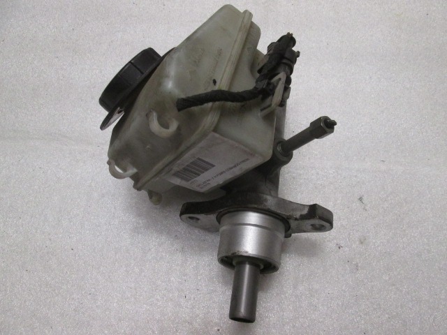 ZAVORNI CILINDER OEM N. 93179178 ORIGINAL REZERVNI DEL OPEL ASTRA H A04 L48,L08,L35,L67 5P/3P/SW (2004 - 2007) DIESEL LETNIK 2005