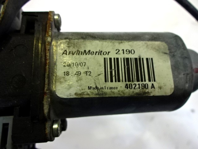 MEHANIZEM DVIGA ZADNJIH STEKEL  OEM N. 82700JD40A 402190A ORIGINAL REZERVNI DEL NISSAN QASHQAI J10C (2006 - 2010) DIESEL LETNIK 2008