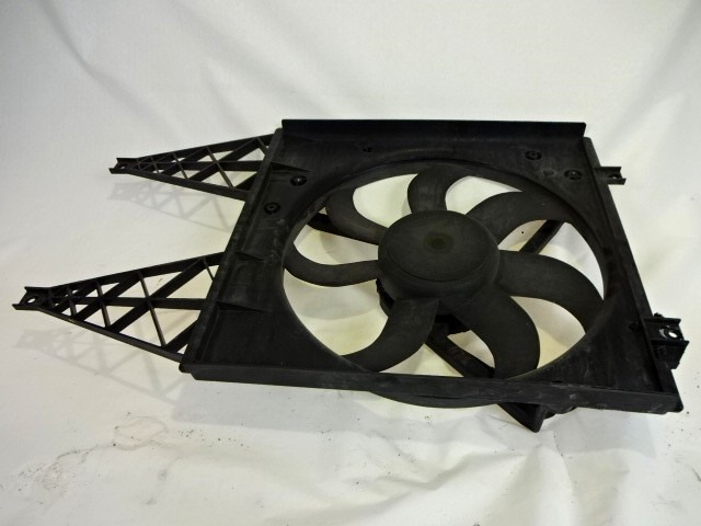 VENTILATOR HLADILNIKA OEM N. 6Q0121207L ORIGINAL REZERVNI DEL VOLKSWAGEN POLO 9N R (2005 - 10/2009) BENZINA LETNIK 2005