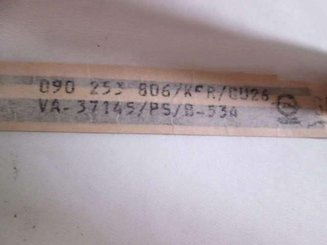 ZUNANJI PROFILI IN LETVE OEM N. 9025306 ORIGINAL REZERVNI DEL OPEL KADETT C (1973 - 1979)BENZINA LETNIK 1973