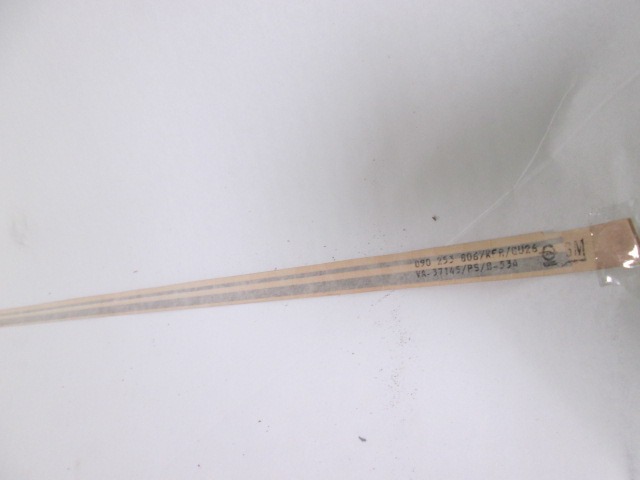 ZUNANJI PROFILI IN LETVE OEM N. 9025306 ORIGINAL REZERVNI DEL OPEL KADETT C (1973 - 1979)BENZINA LETNIK 1973