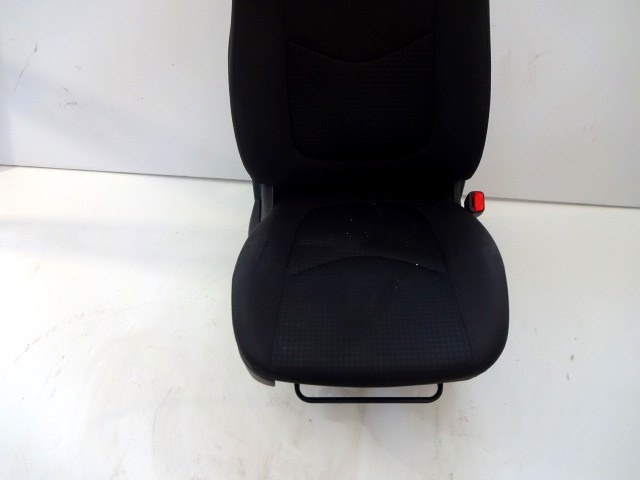 SPREDNJI DESNI SEDE? BLAGO OEM N. SEADTKISOULAMMK1SV5P ORIGINAL REZERVNI DEL KIA SOUL AM MK1 (2008 - 2013) DIESEL LETNIK 2009