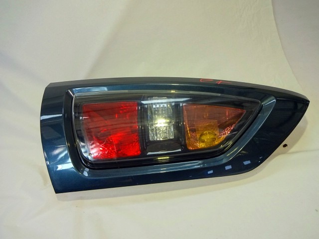 ZADNJI DESNI ZAROMETI OEM N. 924202K010 ORIGINAL REZERVNI DEL KIA SOUL AM MK1 (2008 - 2013) DIESEL LETNIK 2009