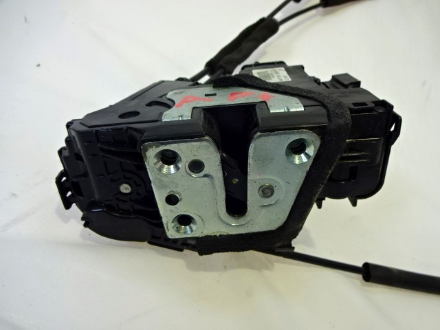 CENTRALNI ZAKLEP SPREDNJIH VRAT  OEM N. 81320-2K010 ORIGINAL REZERVNI DEL KIA SOUL AM MK1 (2008 - 2013) DIESEL LETNIK 2009