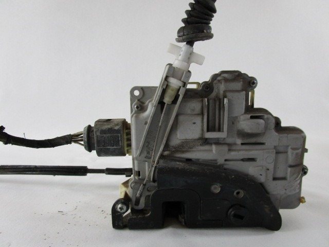 CENTRALNO ZAKLEPANJE ZADNJIH DESNIH VRAT OEM N. 3C4839016A ORIGINAL REZERVNI DEL VOLKSWAGEN PASSAT B6 3C2 3C5 BER/SW (2005 - 09/2010)  DIESEL LETNIK 2007