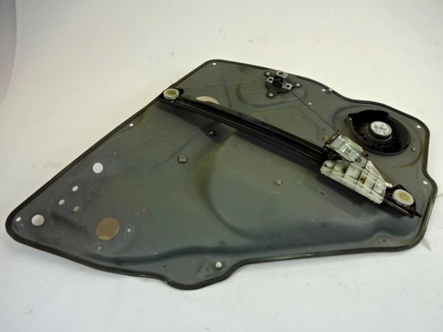 ROCNI SISTEM ZA DVIGOVANJE ZADNJEGA STEKLA  OEM N. A1697300279 ORIGINAL REZERVNI DEL MERCEDES CLASSE A W169 5P C169 3P (2004 - 04/2008) DIESEL LETNIK 2006