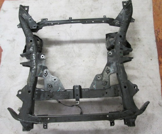 SPREDNJA OS/NOSILEC MOTORJA OEM N. 31116779357 ORIGINAL REZERVNI DEL BMW X5 E70 (2006 - 2010) DIESEL LETNIK 2010