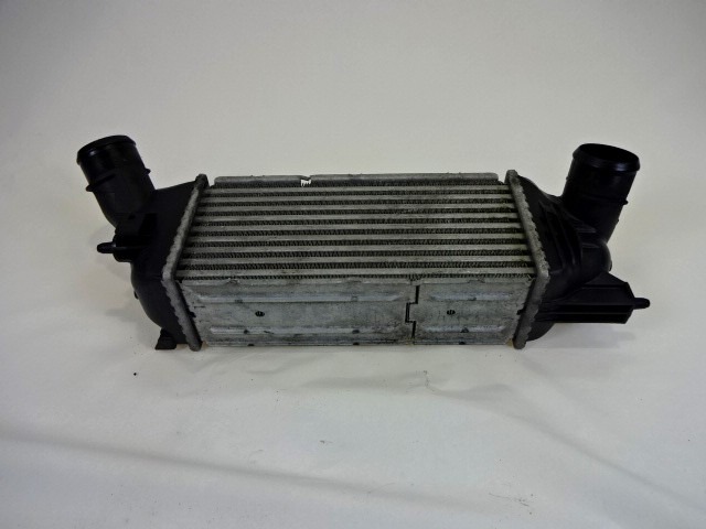 HLADILNIK INTERCOOLER OEM N. 9645682880 ORIGINAL REZERVNI DEL CITROEN C5 DC DE MK1 SW (2000 - 2004) DIESEL LETNIK 2007