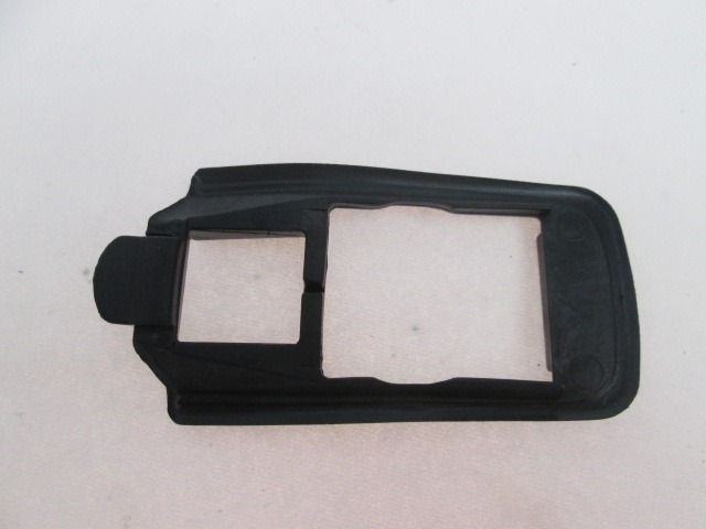 DRUGI ZUNANJI DODATKI OEM N. 1247660005 ORIGINAL REZERVNI DEL MERCEDES CLASSE E W124 BER/SW (1984 - 1995)BENZINA LETNIK 1993