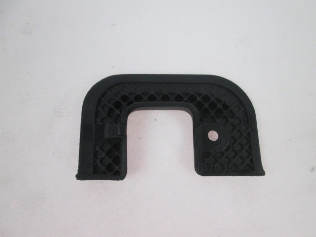 DRUGI ZUNANJI DODATKI OEM N. 1247230224 ORIGINAL REZERVNI DEL MERCEDES CLASSE E W124 BER/SW (1984 - 1995)BENZINA LETNIK 1993