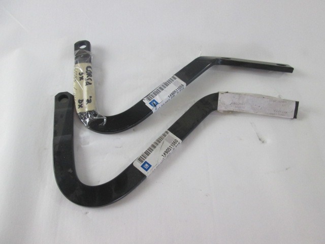 PANTI POKROVA MOTORJA OEM N. 90511060 ORIGINAL REZERVNI DEL OPEL CORSA B S93 (1993 - 09/2000) BENZINA LETNIK 1993