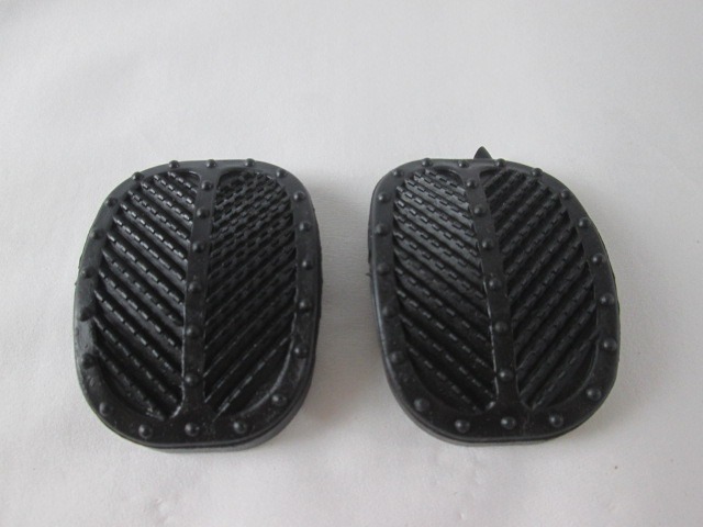 PEDALI OEM N. 182282 ORIGINAL REZERVNI DEL FIAT 500 MK1 (1957 - 1975)BENZINA LETNIK 1957