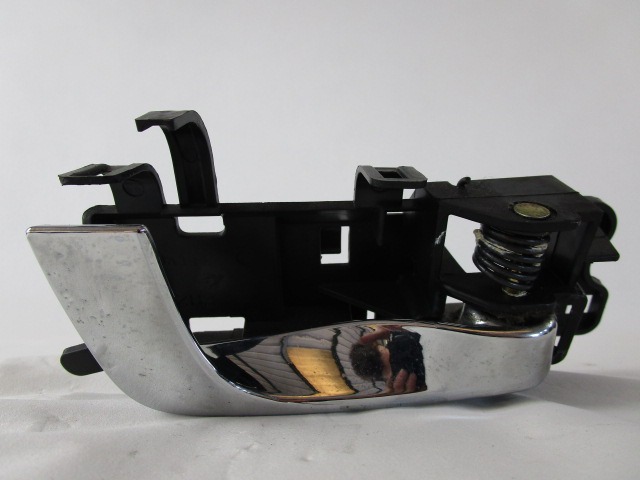 NOTRANJA KLJUKA  OEM N. 25707889 ORIGINAL REZERVNI DEL CADILLAC SRX (2004 - 2009) BENZINA LETNIK 2005