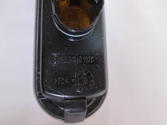 SPREDNJI INDIKATOR OEM N. 3B0949117C ORIGINAL REZERVNI DEL VOLKSWAGEN GOLF IV 1J1 1E7 1J5 MK4 BER/SW (1998 - 2004) DIESEL LETNIK 1998