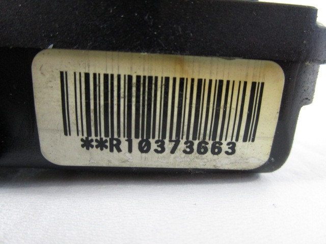 CENTRALNO ZAKLEPANJE ZADNJIH DESNIH VRAT OEM N. R10373663 ORIGINAL REZERVNI DEL CADILLAC SRX (2004 - 2009) BENZINA LETNIK 2005