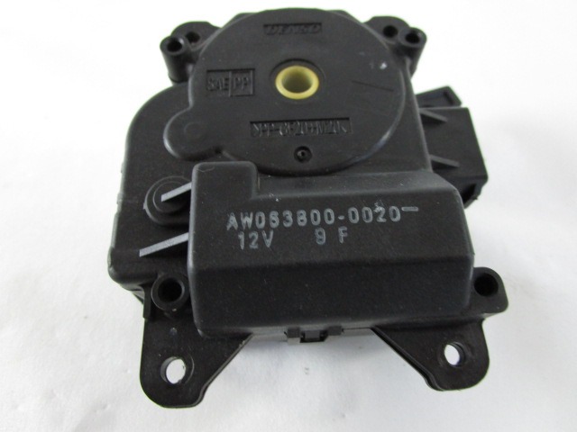 MOTORCEK OGREVANJA OEM N. AW063800-0020 ORIGINAL REZERVNI DEL CADILLAC SRX (2004 - 2009) BENZINA LETNIK 2005