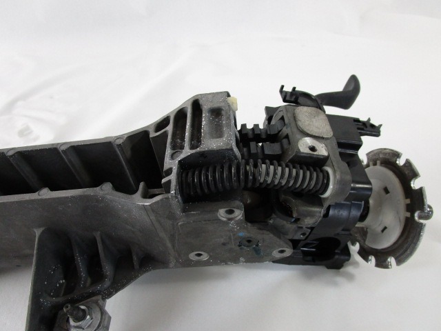 VOLANSKI DROG OEM N. 26113726 ORIGINAL REZERVNI DEL CADILLAC SRX (2004 - 2009) BENZINA LETNIK 2005