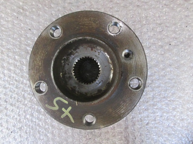 LEVI VRTLJIVI LEZAJ / PESTO KOLESA Z LEZAJEM SPREDAJ OEM N. 31206795959 ORIGINAL REZERVNI DEL BMW X5 E70 (2006 - 2010) DIESEL LETNIK 2010