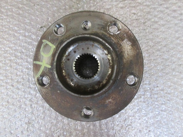VRTLJIVI LEZAJ DESNO / PESTO KOLESA Z LEZAJEM SPREDAJ OEM N. 31206795959 ORIGINAL REZERVNI DEL BMW X5 E70 (2006 - 2010) DIESEL LETNIK 2010
