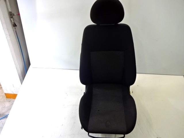 SPREDNJI DESNI SEDE? BLAGO OEM N. SEADTOPMERIVAAX03MV5P ORIGINAL REZERVNI DEL OPEL MERIVA A X03 (2003 - 2006) DIESEL LETNIK 2003