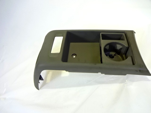 SREDINSKA KONZOLA  OEM N. 4F0863244B ORIGINAL REZERVNI DEL AUDI A6 C6 4F2 4FH 4F5 BER/SW/ALLROAD (07/2004 - 10/2008) DIESEL LETNIK 2005