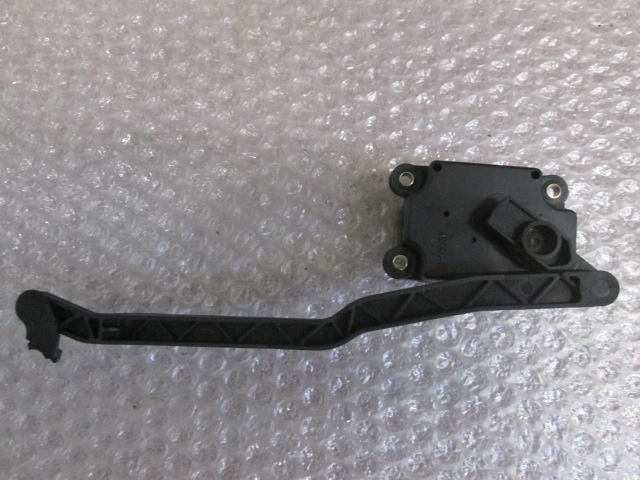 MOTORCEK OGREVANJA OEM N. 74933 ORIGINAL REZERVNI DEL VOLVO V70 MK2 285 (2000 - 2007) DIESEL LETNIK 2004