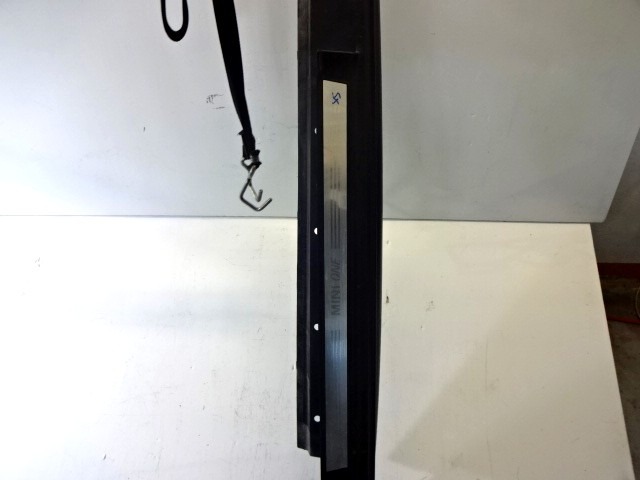 OKRASNA LETEV PRAGA  OEM N. 51711491057 ORIGINAL REZERVNI DEL MINI ONE / COOPER / COOPER S R50 R52 R53 (2001-2006) DIESEL LETNIK 2004