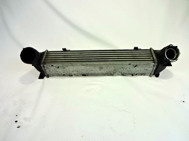 HLADILNIK INTERCOOLER OEM N. 7524916 ORIGINAL REZERVNI DEL BMW SERIE 1 BER/COUPE/CABRIO E81/E82/E87/E88 LCI R (2007 - 2013) DIESEL LETNIK 2010