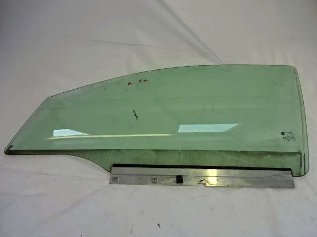 STEKLO SPREDNJIH LEVIH VRAT OEM N. 93183266 ORIGINAL REZERVNI DEL OPEL ASTRA H A04 L48 L08 L35 L67 R 5P/3P/SW (2007 - 2010) DIESEL LETNIK 2008